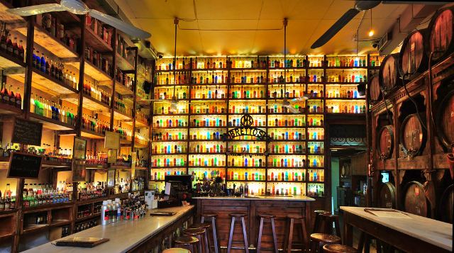 Plaka: Brettos Bar