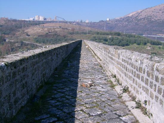 Aquaduct Van Carolino