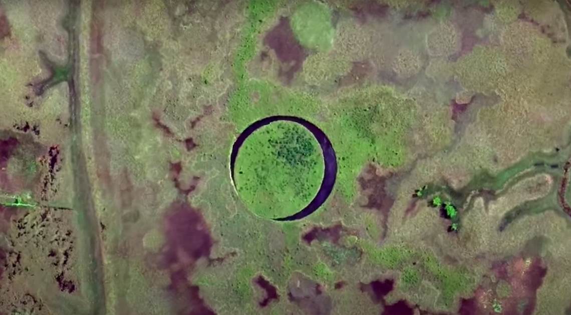 Mata, pulau misterius yang berputar pada ...