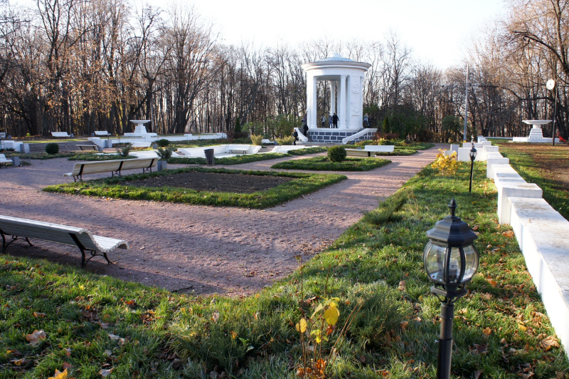Neskuchniy Garden