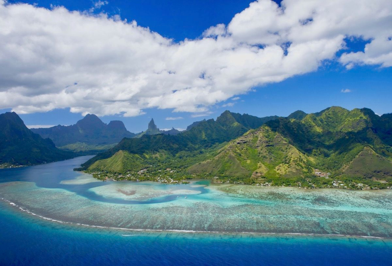 Moorea, an deirfiúr oileán